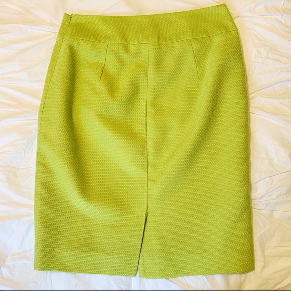 The Limited Lime Green Pencil Skirt - Size 0 - Picture 6 of 6